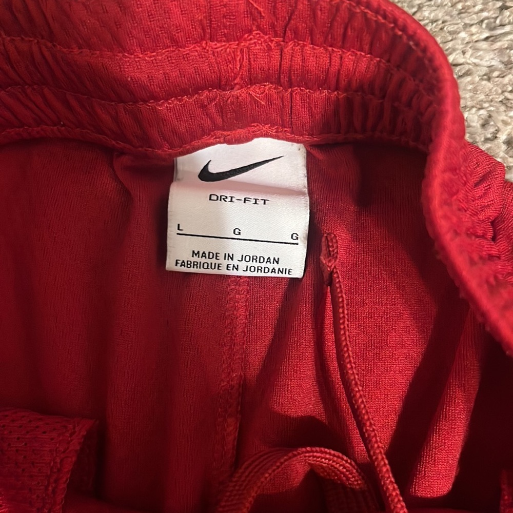 Boys Nike athletic shorts - Picture 2 of 2